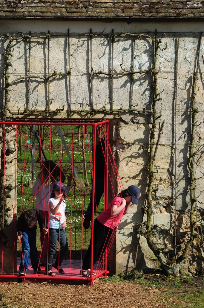 Stéphanie Buttier et Sophie Larger - Jungle cage © Jacques Postel